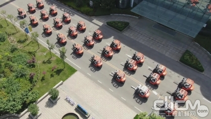 徐工“叉醬”強勢出海 新晉頂流首次出口三十臺，助力全球港口裝卸升級